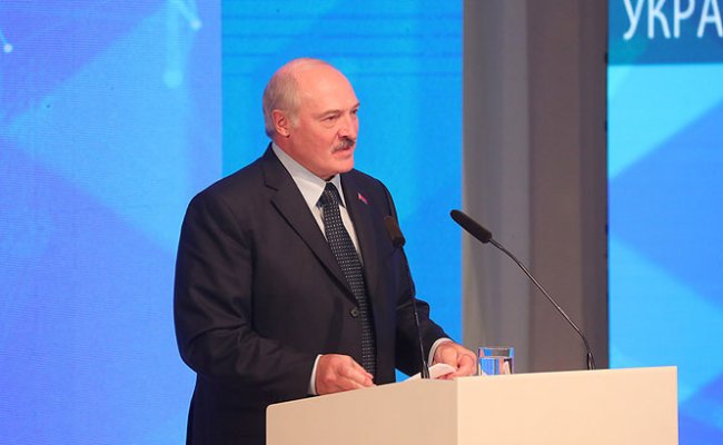 Лукашенко: Конфликт на Донбассе должны решать три славянских народа