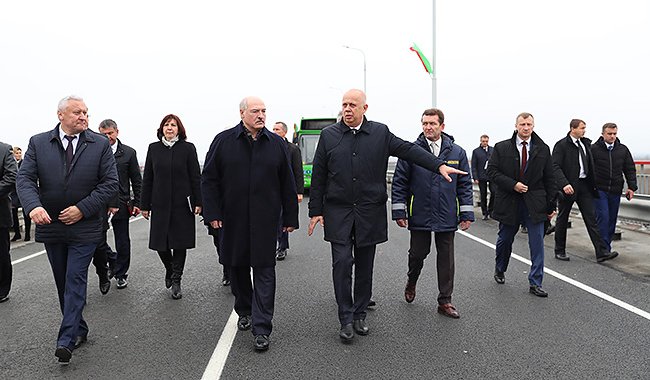 Президент поручил предоставить ему четкий план реконструкции мостов в Беларуси