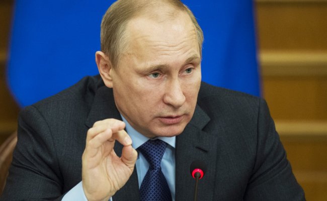Западу нужно осуждать убийства в Донбассе, а не выборы — Путин