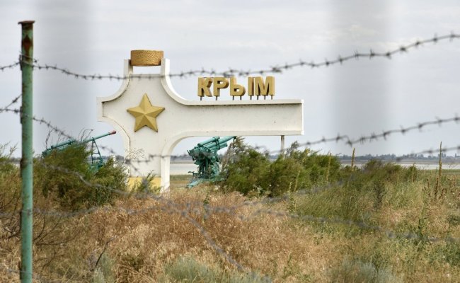Украина закрыла для иностранцев въезд в Крым
