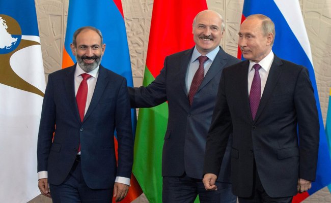 Пашинян: Разговор с Лукашенко меня удовлетворил