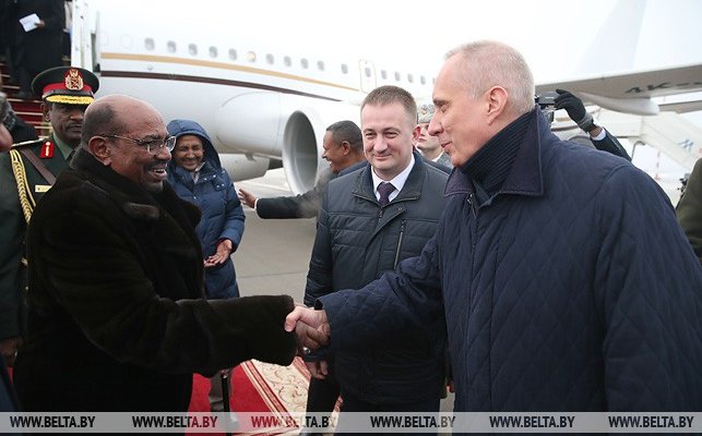 Омар Хасан Ахмед аль-Башир прибыл в Беларусь с официальным визитом
