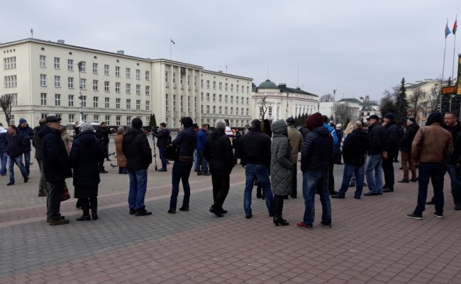 В Бресте около 200 противников строительства аккумуляторного завода собрались на центральной площади