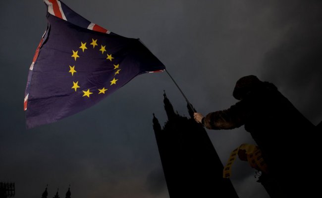 Великобритания готовит 3,5 тысячи военных на случай выхода из ЕС без соглашения