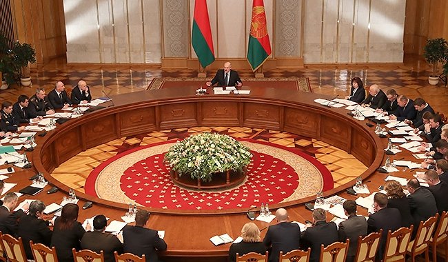 Президент поручил разработать концепцию развития Минска как «умного города»