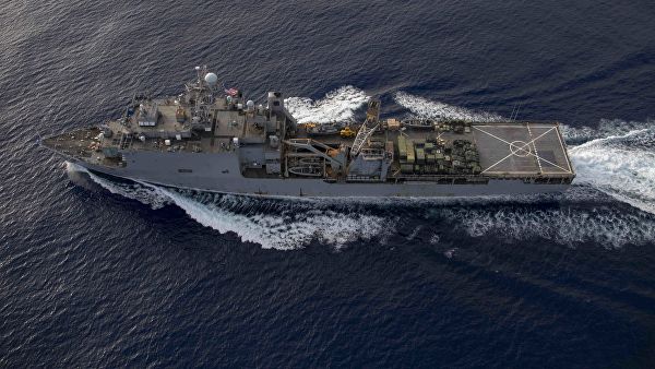 В Черное море направился большой десантный корабль ВМС США