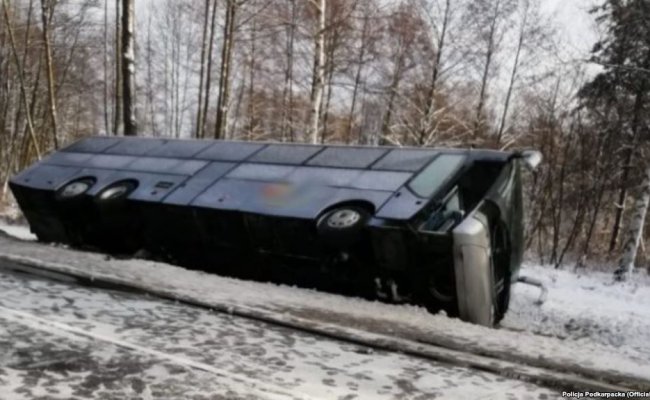 Смертельное ДТП в Польше: автобус с белорусскими лыжниками и сноубордистами перевернулся на трассе