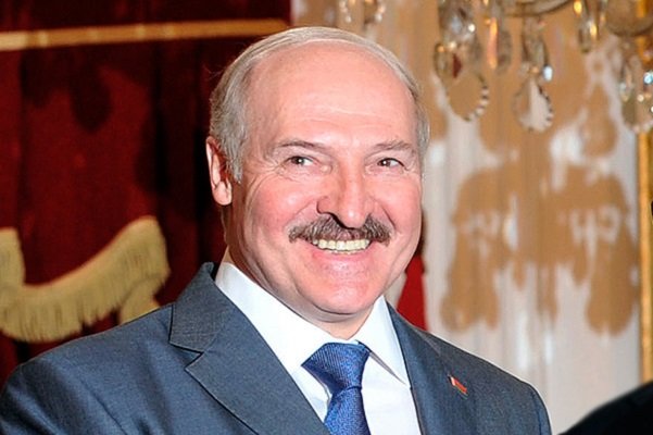 Лукашенко: Рождество Христово объединяет миллионы христиан