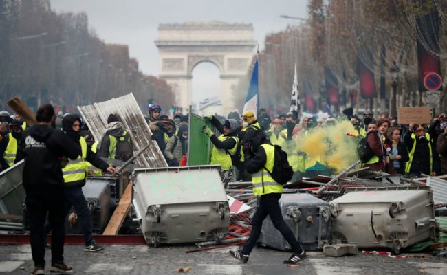 Во Франции ужесточат наказания для участников беспорядков во время манифестаций