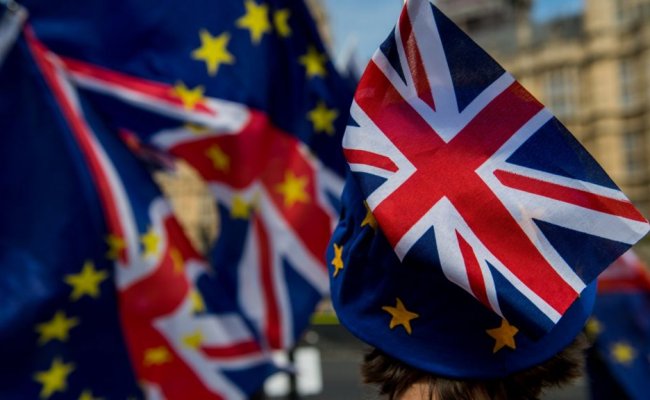 Парламент Великобритании ограничил возможности властей при Brexit без соглашения