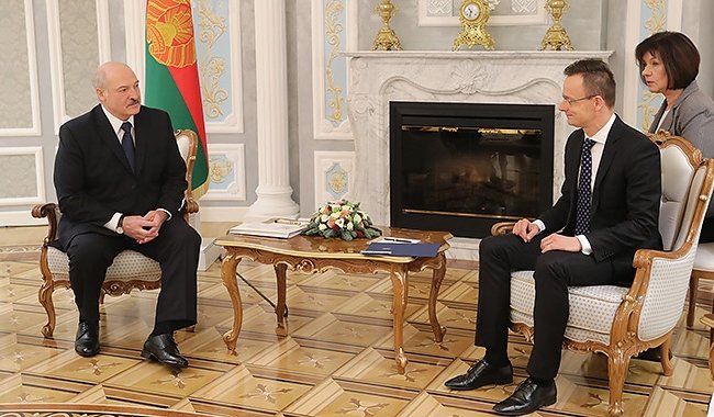 Лукашенко: Беларусь готова развивать отношения с Венгрией