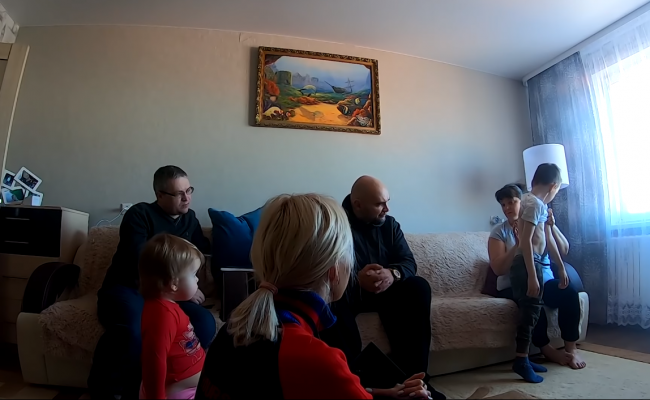 Блогеры с канала «Мопс дядя Пес» поехали в Беларусь, чтобы помочь онкобольному мальчику