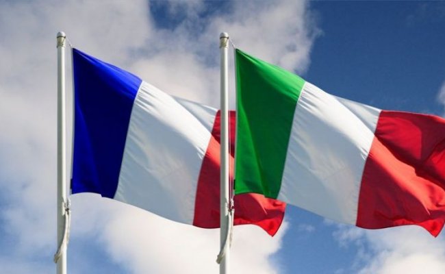 Франция отзывает своего посла из Италии