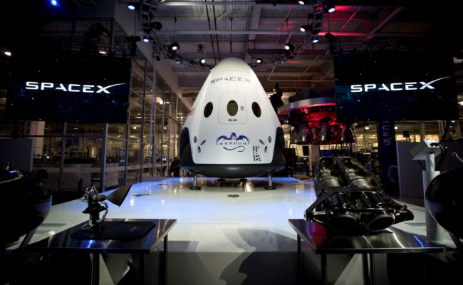 SpaceX впервые отправила к МКС новейший корабль Dragon-2