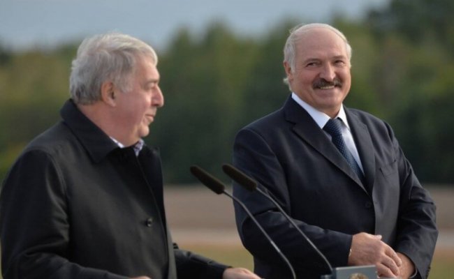 UDF.BY: Гуцериев и Лукашенко обмениваются подарками