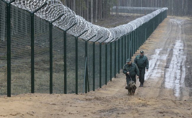 Латвия закончила строить забор на границе с РФ