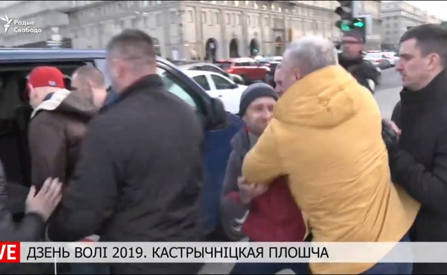 Рымашевского и Козлова задержали на Октябрьской площади в Минске