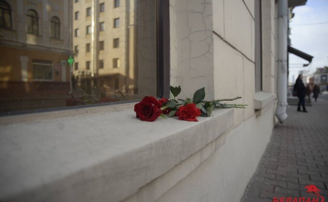 Статкевич возложил цветы к дому, где в 1918 году провозгласили независимость БНР