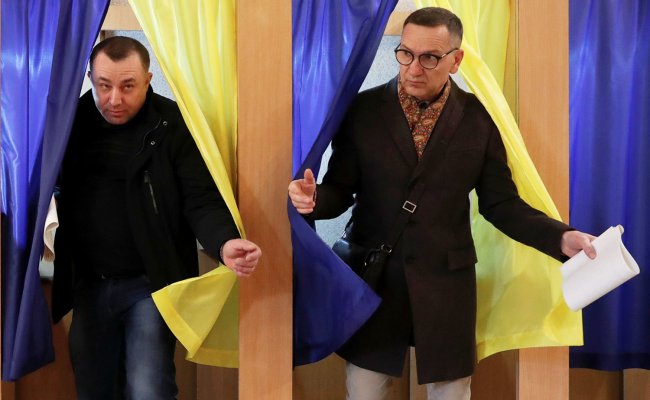 Явка избирателей на президентских выборах в Украине составляет почти 45%
