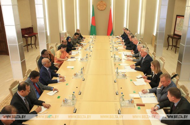 Беларусь рассматривает возможность поставки техники в Бангладеш на сумму 100 млн долларов