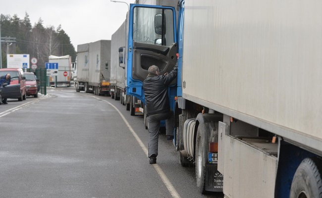 Литва не пропускает через границу фуры из Беларуси