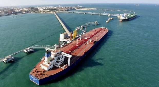В акватории ОАЭ атаковали два саудовских нефтяных танкера