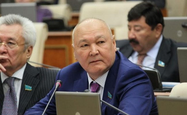 В Казахстане ректор университета не сдал экзамен по языку и выбыл из президентской гонки