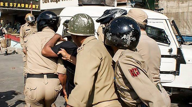 В Индии террористы напали на полицию: погибли пять человек