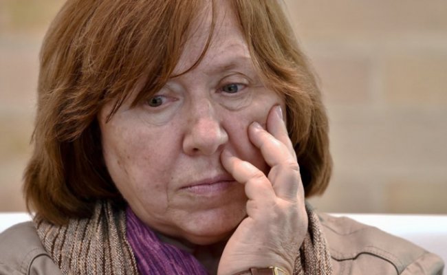 Алексиевич: Беларусь не будет той страной, в которой быстро появится «свой Зеленский»