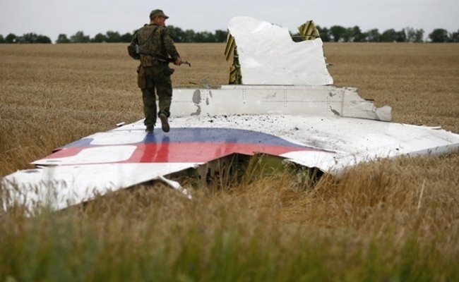 Подозреваемые в крушении MH17 координировали действия с помощником Путина - Международная следственная группа