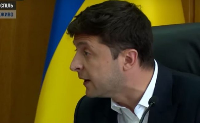 «Страна» назвала поведение Зеленского «пародией на Лукашенко»