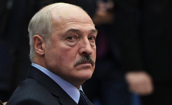 Опрос показал, как россияне относятся к Лукашенко