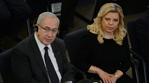 Жена премьера Израиля устроила скандал при перелете в Киев