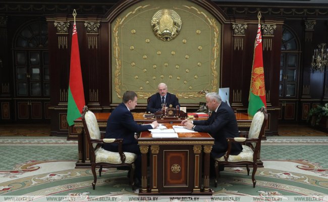 Надо принимать такие нормативные правовые акты, которые могли бы работать хотя бы пятилетку - Лукашенко
