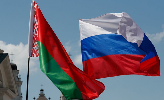 Беларусь «не протянет России руку» в трудную минуту - опрос