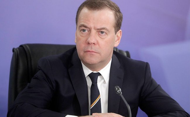 Медведев ответил на слова Лукашенко о войнах: Наши предки защищали свою землю, а не «участвовали в чужих войнах»