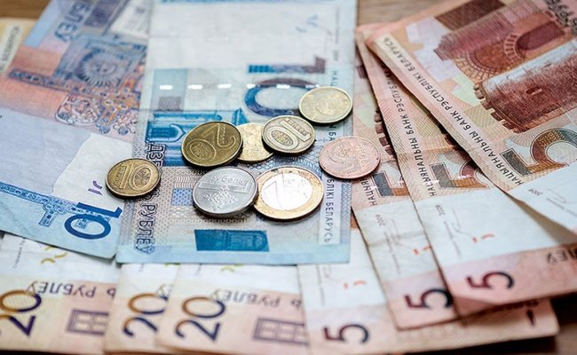В следующем году в Беларуси зарплату бюджетникам увеличат на 10-11%