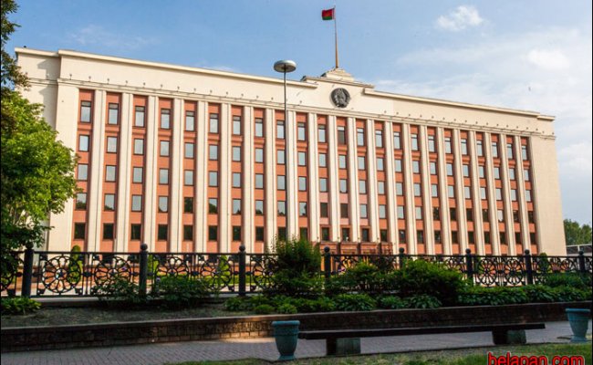 Родственники осужденных за коррупцию белорусов хотят встретиться с главой администрации Президента