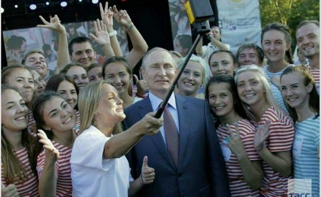 Опрос: Каждый четвертый житель РФ надеется, что Путин после президентства уйдет из политики