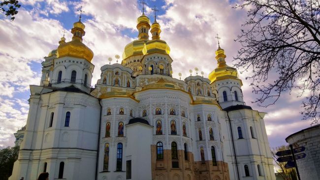 В Киево-Печерской лавре коронависрусом заразились около 200 человек