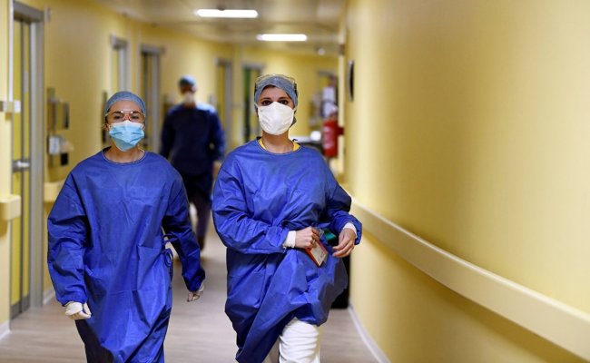Телеграм-канал: Сотни заражённых коронавирусом могут выйти из больниц уже через несколько дней