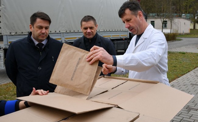 «Росатом» закупил для медиков Гродненской области 50 тысяч респираторов