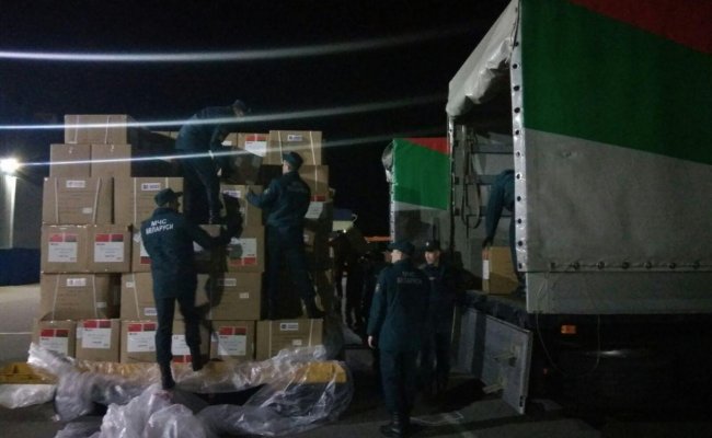 Гумпомощь из Пекина прибыла в Минск