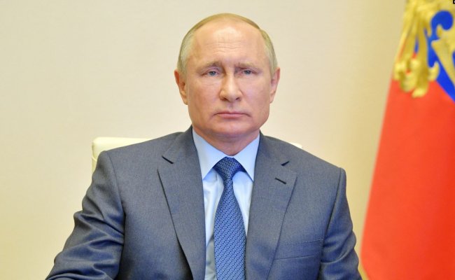 В РФ Путин продлил самоизоляцию из-за коронавируса до 11 мая