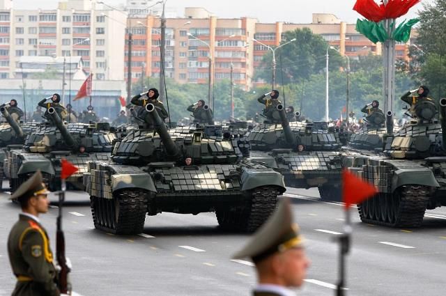 Московский центр эпидемиологии назвал проведение Парада Победы в Минске «пиром во время чумы»