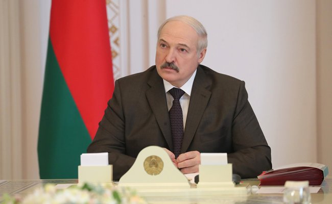 Лукашенко: Президентские выборы состоятся летом текущего года