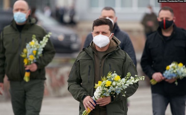 Зеленский отказался приехать на парад 9 мая в Минск