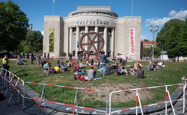 В Берлине протестуют введённые из-за коронавируса ограничения