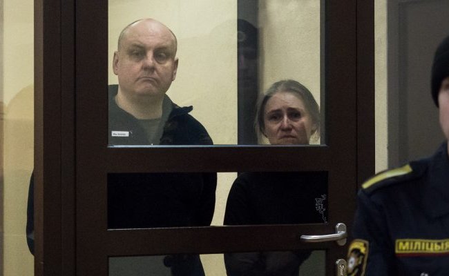 Суд приговорил экс-руководителя Браславского района и его жену к 10 годам заключения