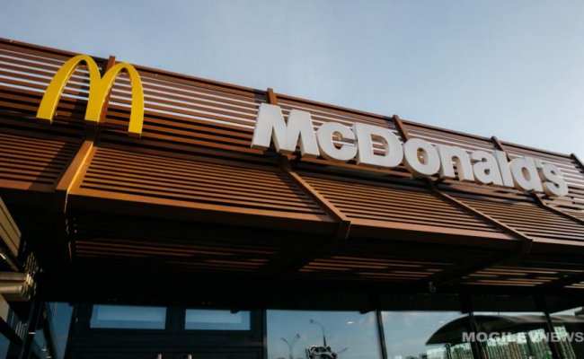 «МакДональдс» готов привозить медикам бесплатные обеды на станции скорой помощи
